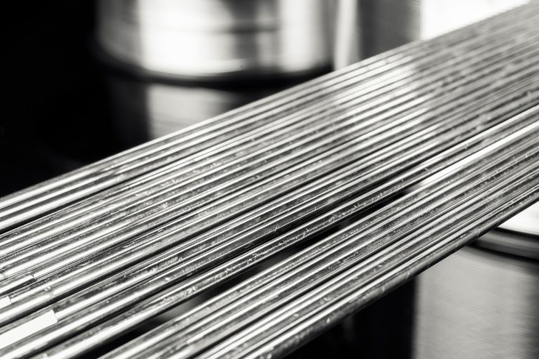 Fibra óptica en acero y aluminio